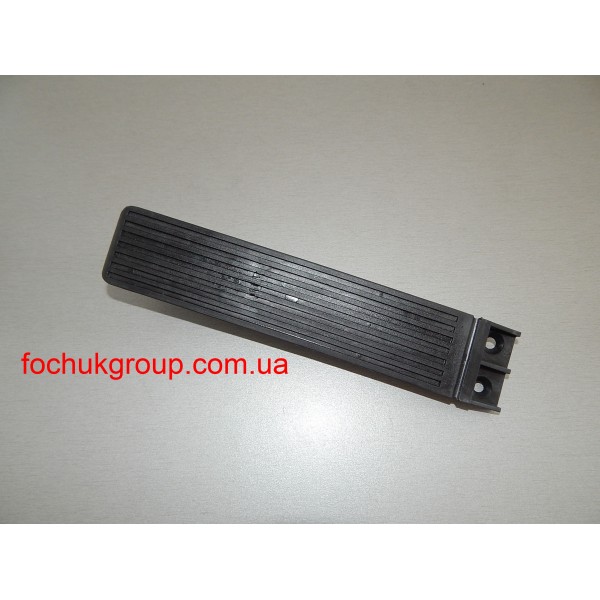 Педаль газу на Mercedes 609,...